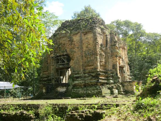 attraction-Sambor Prei Kuk Temple 2.jpg